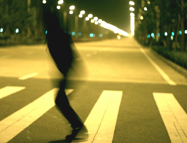 找个深夜我们到无人的街头拍照去.(10人已满)