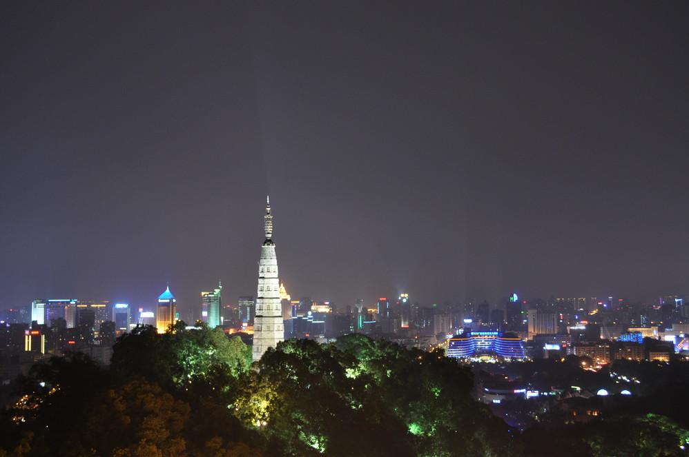 夜爬族|每周四晚7点黄龙洞—宝石山