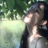 霓彩月亮