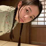 大口吃汉堡