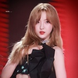 采蘑菇的小姑娘