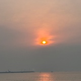 海上日出