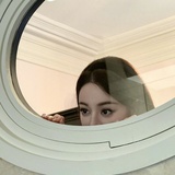 戴珍珠项链的猫