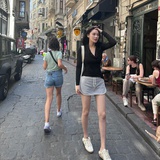 然后笑的不行