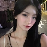 因为太萌被揍了