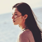 谷底住着灯神。