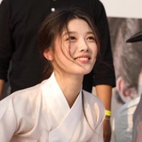 西歪