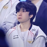 T1陈奕恒下楼