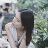 朗在发呆
