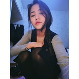 吃葡萄的小草莓
