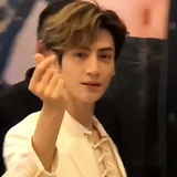 卧云听鲸